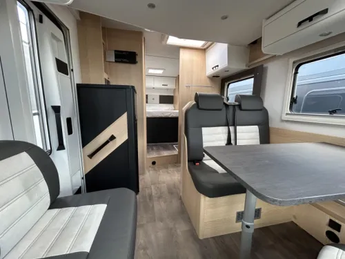 Sunlight T 690 L Queensbed + Lift-down bed photo: 1