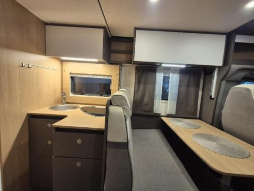 LMC Tourer Lift H 730 G Drop-down bed/air conditioning/solar panel photo: 12