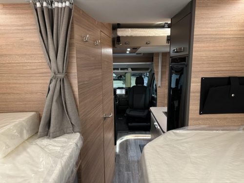 Weinsberg CaraSuite 650 MEG Hubdach | Ex-Mietfahrzeug Foto: 18