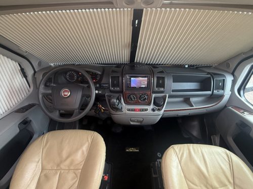 RAPIDO Le Randonneur 7065+F single beds 4 berths air conditioning solar panel maxxvan elktr dish tv remis plisse leather bearlock photo: 9
