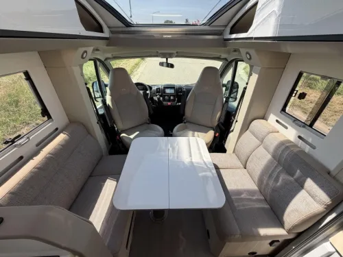 Adria Compact Supreme DL Face-to-Face, 160HP photo: 3
