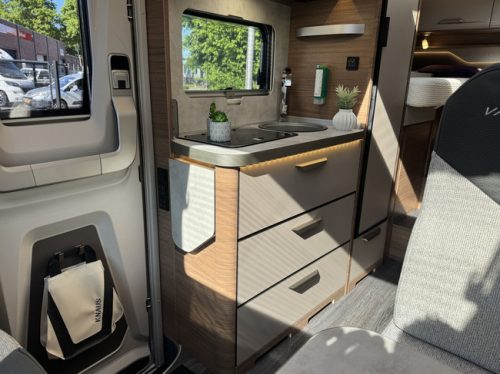 Knaus Van TI Vansation 650 MEG AUTOMAAT 9-Traps 180 pk Euro6 Fiat Ducato 8 **Einzelbetten/Satelliten-TV/Navi/Kamera/Lithium/Anh&auml;ngerkupplung/T Foto: 10