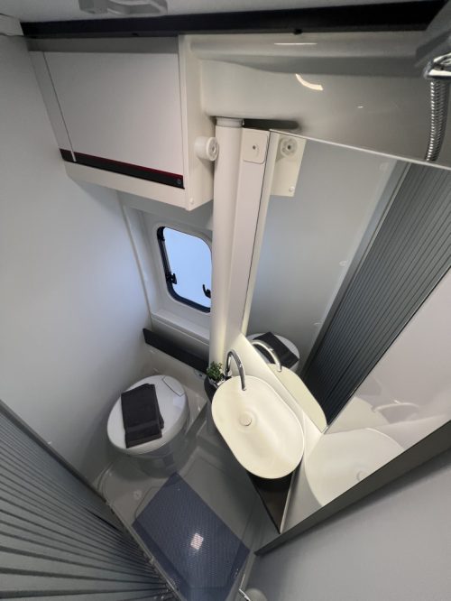 Adria Twin 640 SLB SPORTS SINGLE BEDS+POP-TOP ROOF 9-T AUTOMATIC photo: 9