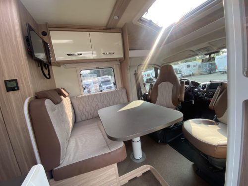 B&uuml;rstner Limited T 690 foto: 10