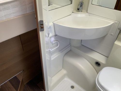Knaus Van Ti 600 2.3 130 HP Semi-integrated, Transverse bed, Half-dinette, Swivel seats, etc. Year of manufacture 2013 Camper centrum on the road Marum photo: 26