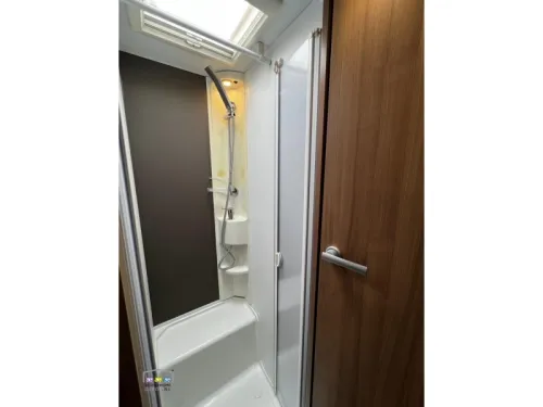 Adria Matrix M 670 SL Length and Lift Bed photo: 10