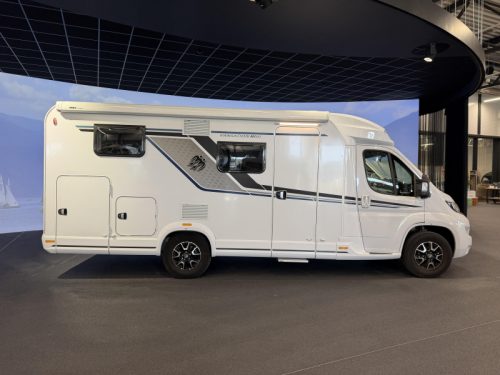 Knaus Vansation 650 MEG single beds  photo: 1