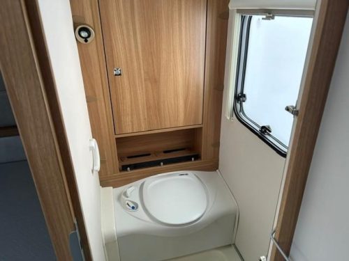 Dethleffs Camper 390 FS Mover & Markise Foto: 8