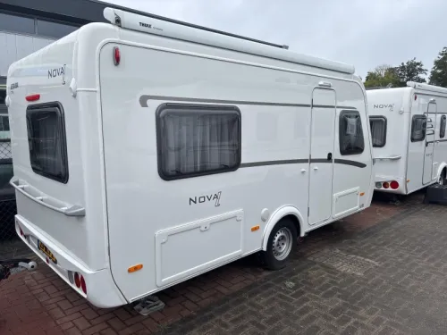 Eriba Nova Light 465 Mover/Thule awning photo: 2
