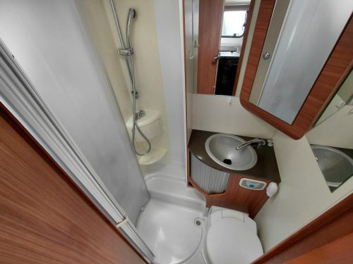 Adria Sport 572 SL ENKELE BEDDEN LPG Foto: 9