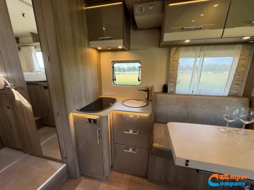LMC Element T 758 G Single beds / Pop-top roof  photo: 13