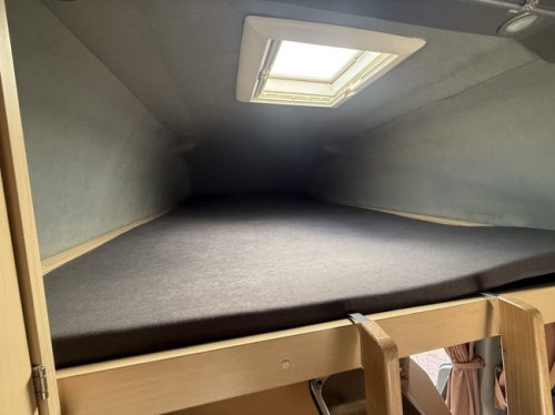 P&ouml;ssl weinsberg X-cursion 505 pop-top roof 135 hp van conversion air conditioning 4 berths towbar kitchen webasto auxiliary heater bike rack photo: 12