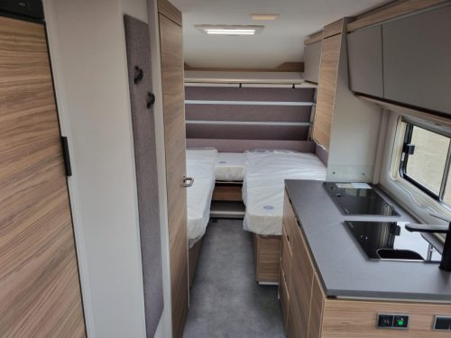 Dethleffs Nomad 460 EL First Edition Foto: 3