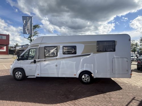 Hymer carado T 447 automatique lits jumeaux auvent climatisation de toit panneau solaire antenne parabolique &eacute;lectrique TV cam&eacute;ra porte-v&eacute;los grand garage r&eacute;frig&eacute;rateur XXL photo: 7