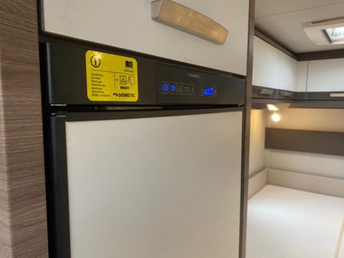 Knaus Live TI 650 MF French bed | Automatic photo: 7