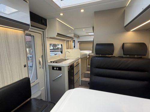 Adria Compact SL Supreme 9T-Automaat 180PK Enkele Bedden Leer Luifel foto: 10