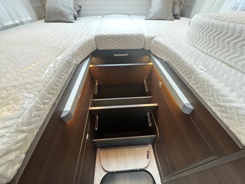 Adria Coral Supreme 670 DL Leder, Adapt. Cruise foto: 17