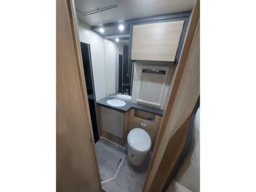 Itineo PJ700 single beds pop-top roof photo: 10