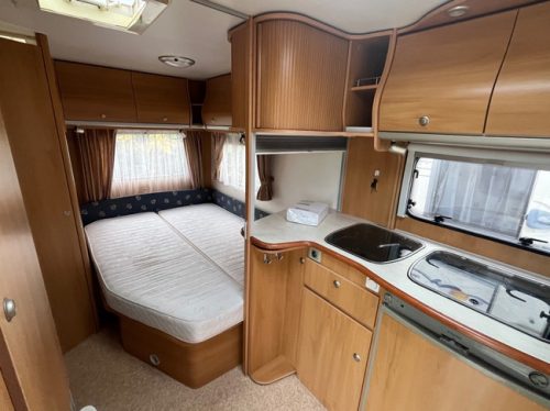Avento 470 Tf Gran Turismo Franz&ouml;sisches Bett , Rundsitzgruppe , Rangierhilfe Foto: 5
