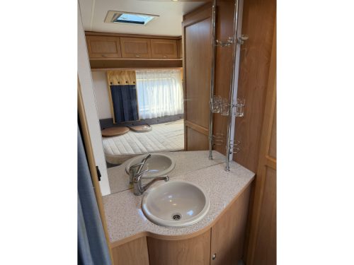 B&uuml;rstner Amara 450 TS Franz&ouml;sisches Bett Sitzgruppe Vorzelt  Foto: 19