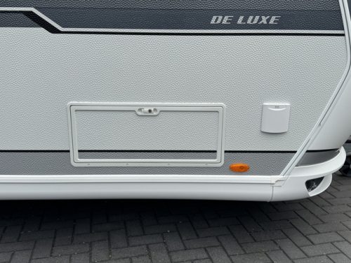 Hobby De Luxe 495 UL with single beds **Mover/Bike rack/Bag awning/Outdoor gas/2nd service hatch/1st owner/Very neat caravan** photo: 16