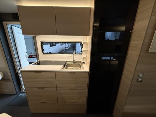 Adria Altea 552 PK FULLY LOADED WITH OPTIONS photo: 9