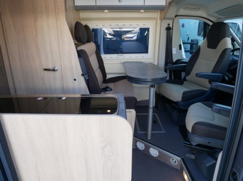 Clever 6.40 Mtr Buscamper, Maxi Chassis, Low Single Beds!! photo: 7