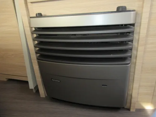 Knaus Sudwind 60 Years 450 FU VERY NEAT, FIXED AWNING photo: 14