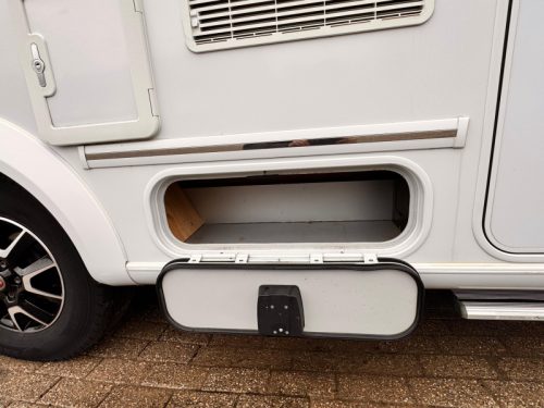 Knaus Sun Ti 700 LX Premium with Queen bed photo: 1