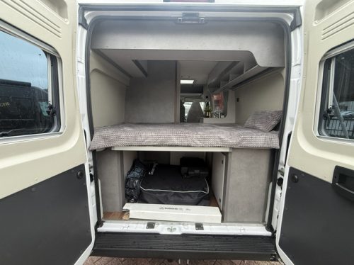 P&ouml;ssl Summit Shine 540 Euro 6 cama transversal toldo climate ctr cruise ctr portabicicletas extensible mosquitera plisada Remis foto: 6