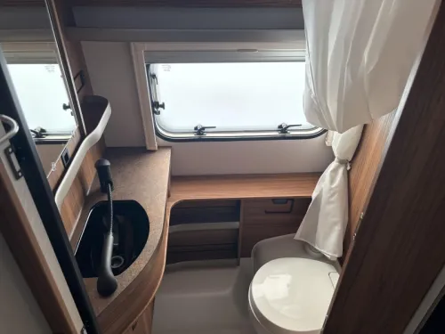 Eriba Touring 642 Ventura Legend White/Silver photo: 7