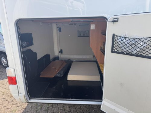 Hymer T 704 SL single beds levelling system photo: 27