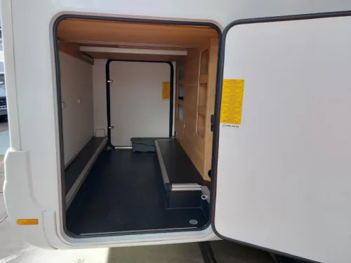 Adria Matrix 600 SL L&auml;ngsbett/Hubbett/TV/Batterie Foto: 23