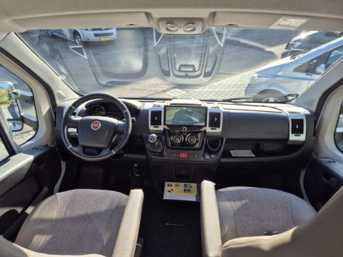 Capron Carado T448 160hp photo: 15