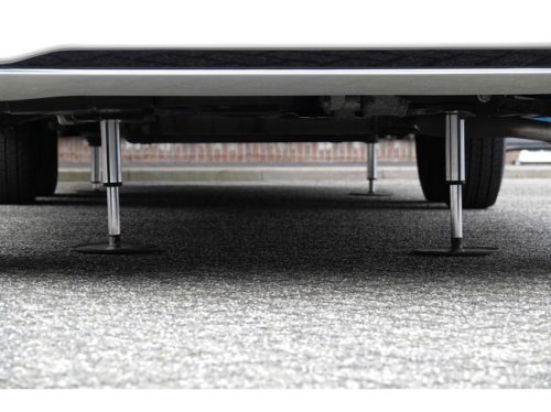 NIESMANN BISCHOFF Arto 83B 180Pk Automatic | Overhead Cabinets | Bar Seating | Leveling System | Roof Air Conditioning photo: 3