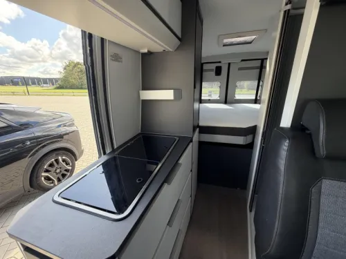 Adria Twin Supreme 640 SGX Solar panel. / towbar photo: 15