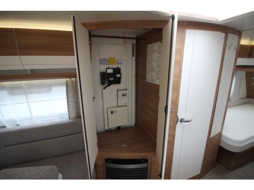 Hobby De Luxe 495 UL Mover+Lithium, 1st owner photo: 18
