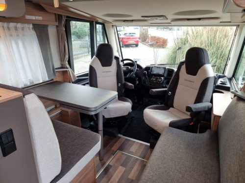 Weinsberg CaraCore 650 MF Automaat | Franz&ouml;sisches Bett Foto: 3