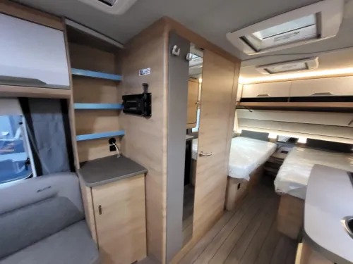 Knaus Sudwind Black Selection 460 EU de f&aacute;brica muy completo foto: 9