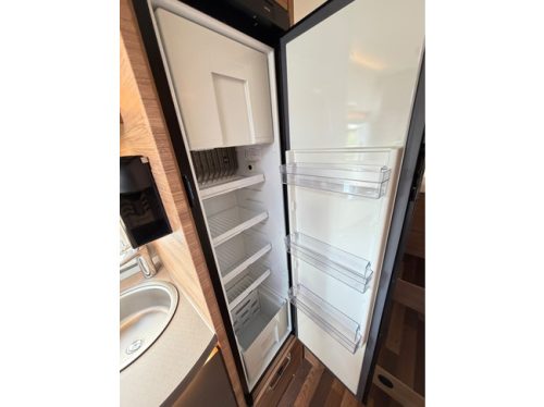 Weinsberg Knaus CaraCompact Pepper 600 MEG MAXXFAN / BEARLOCK / XXL K&Uuml;HLSCHRANK / ST&Uuml;TZEN / TV + SAT / FAHRRADTR&Auml;GER / 2JahreGarantie Foto: 9