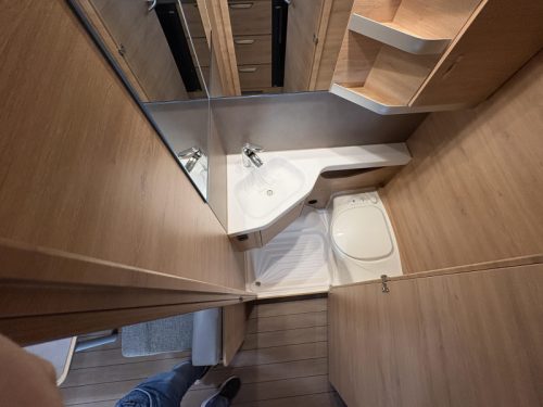 Knaus Sudwind 420 QD Querbett / Sitzgruppe Foto: 6