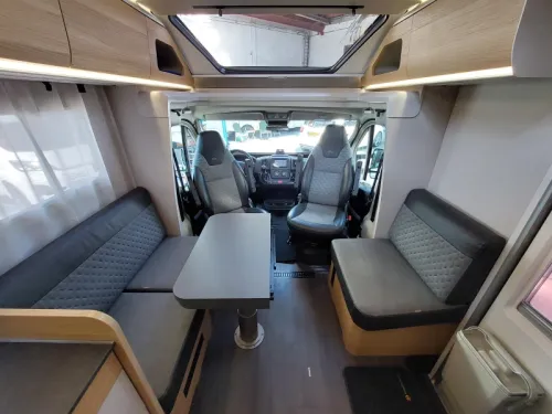 Adria Coral 650 DL Single beds/face2face/heavy photo: 3
