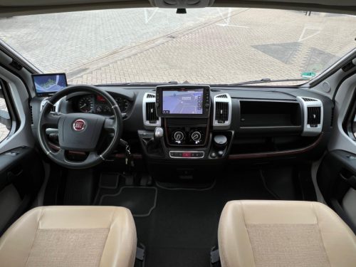 Carthago Chic C-Line T 4.8 automatic, single beds, photo: 17