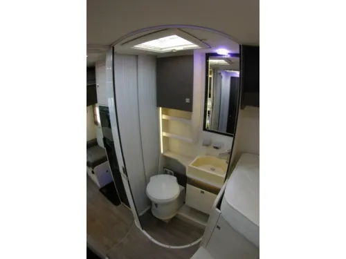 Chausson Welcome 747 GA Single beds, Pop-top roof. photo: 4
