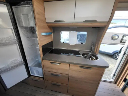 Knaus Sudwind Black Selection 540 FDK super ger&auml;umig und komplett Foto: 15