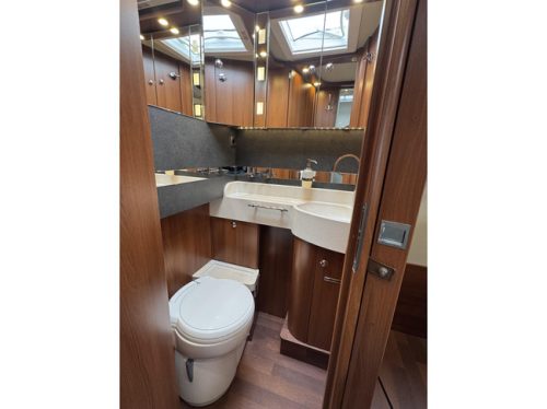 Carthago Chic C-Line I 5.0 QB Queensbed- MERCEDES photo: 6