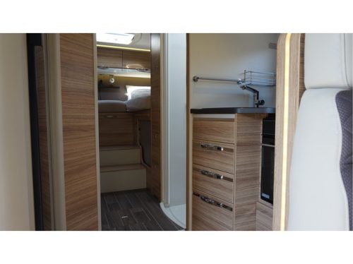 Adria CORAL S 670SL Automaat 150pk Airco Luchtvering Camas individuales 5 plazas para sentarse foto: 21