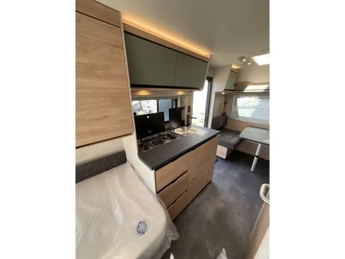 Dethleffs Camper 460 EL MOVER-AWNING-BIKE RACK photo: 12
