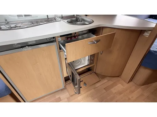 Knaus Sudwind 500 FU frans bed rondzit toilet  foto: 6