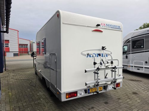 Adria Coral Compact 574 SP Festbett, 6M, Garage Foto: 13